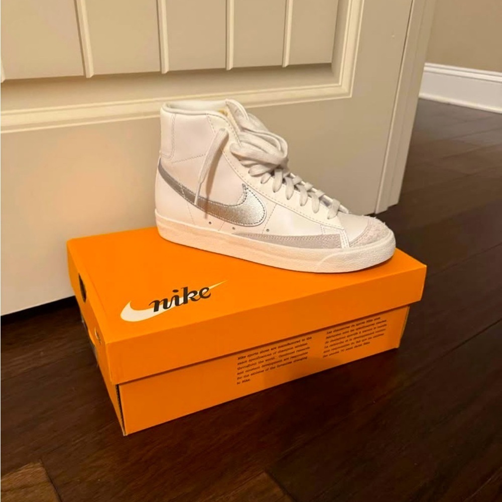 Women’s Nike Blazer 8 1/2